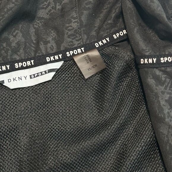 DKNY Sport Ladies’ Embossed Lightweight Full Zip Jacket Animal Print Sz Xs - Picture 5 of 10